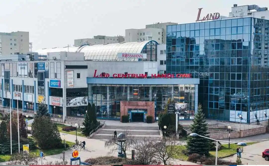 Land  a dziennikarstwo