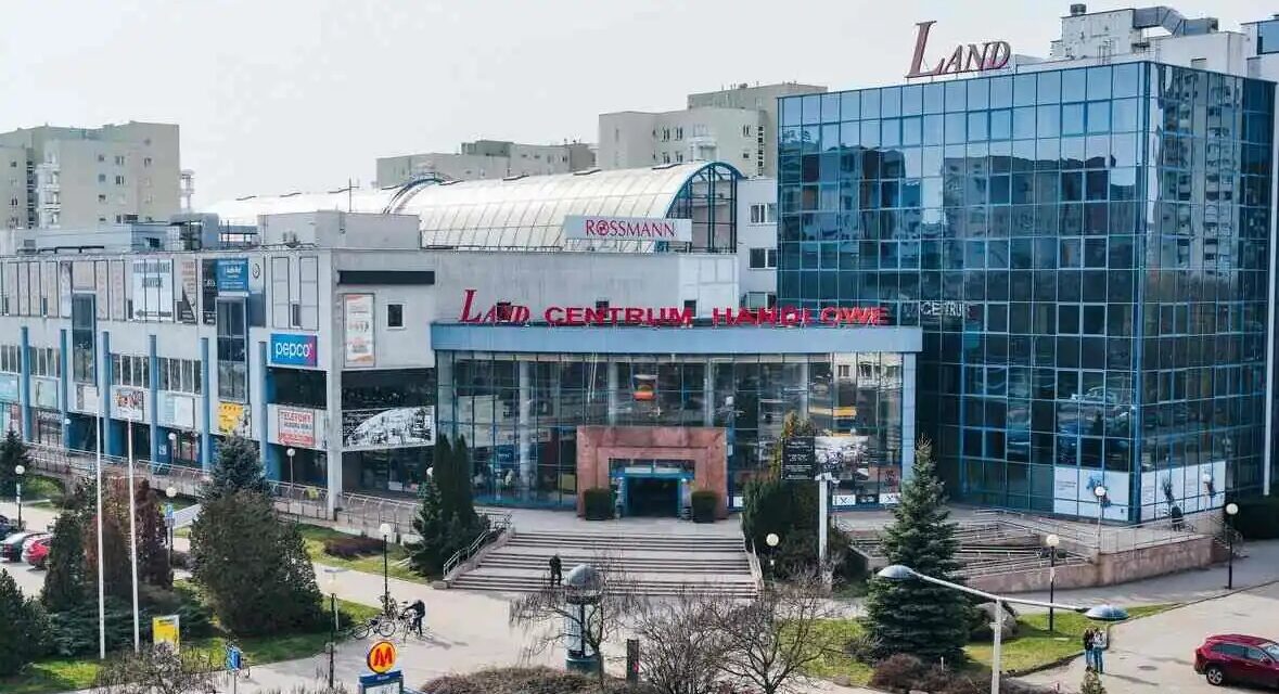 Land  a dziennikarstwo